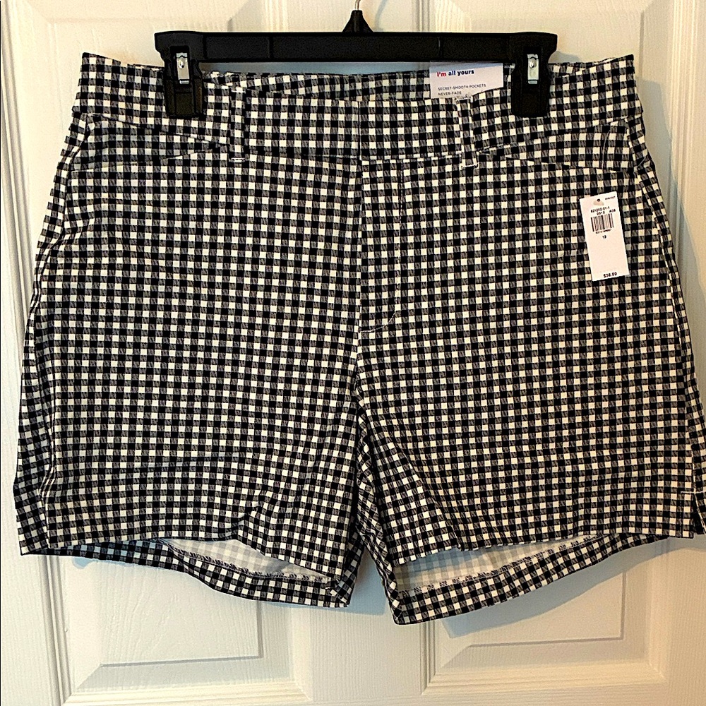 Old Navy black and white pixie shorts.